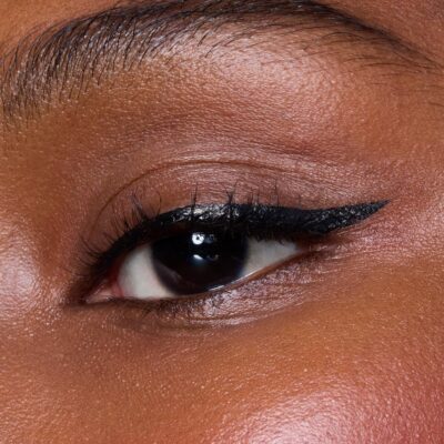 e.l.f. H2O Proof Eyeliner Pen Preto - caneta delienadora resistente à água - Imagem 2